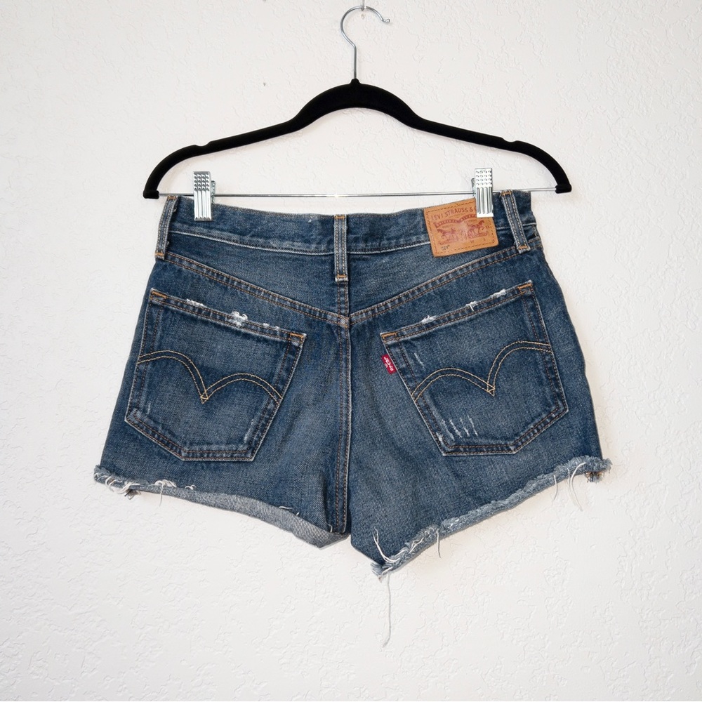 Levi’s 501 Blue Distressed Cut Off Denim High Rise Shorts Size 26 - Picture 5 of 8